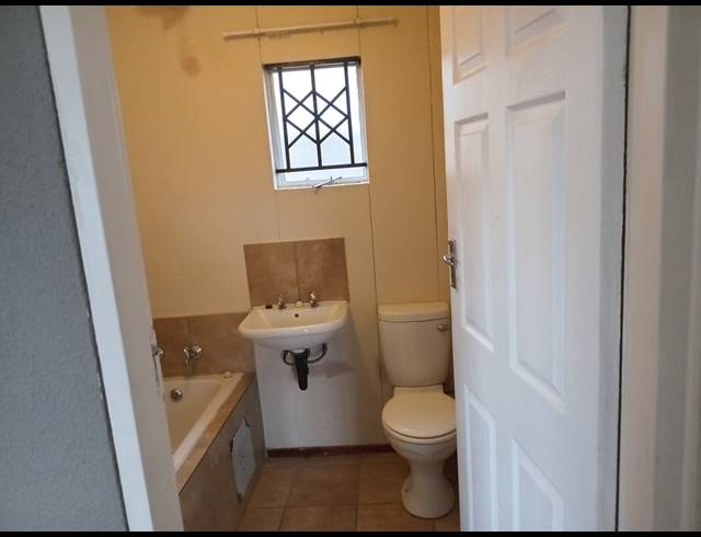 2 BEDROOM FREESTANDING TO LET IN COSMO CITY